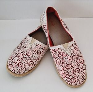 LL Bean coral & cream lace slip-on shoes